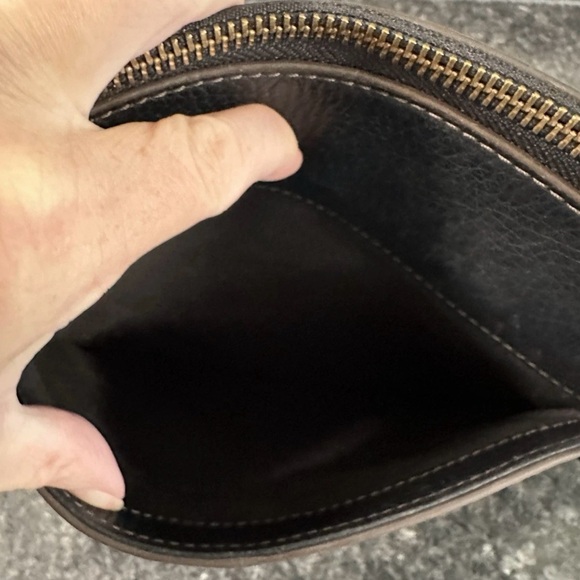 Fossil Pebbled Leather Black Crossbody Bag w/ Tassel Pull - Picture 11 of 14